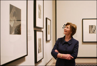 Mrs. Laura Bush views photographs Wednesday, Aug. 1, 2007, during her visit to the National Gallery of Art exhibit, FOTO: Modernity in Central Europe, 1918-1945. Mrs. Bush toured the exhibit with Mrs. Náda P. Simonyi, wife of Hungarian Ambassador András Simonyi.