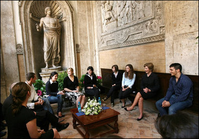 Mrs. Laura Bush speaks with students at the American Study Center Friday, June 13, 2008, at the Mattei Palace in Rome.
