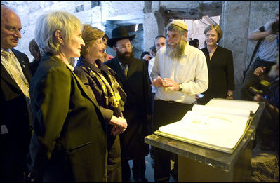 Mr. Mordechi Eliav leads Mrs. Laura Bush and Mrs. Aliza Olmert on a visit of the Western Wall in Jerusalem Wednesday, May 14, 2008.