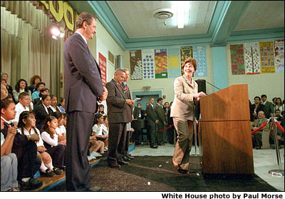 Mexican President Vicente Fox joins Laura Bush to emphasize the importance of reading at Morningside Elementary in San Fernando, California. (March 22, 2001) White House photo by Paul Morse.