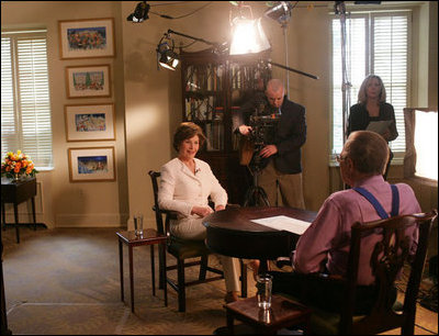 Mrs. Laura Bush talks about her involvement in the "Heart Truth" campaign with television interviewer Larry King, host of CNN's "Larry King Live," Friday, March 24, 2006 during an interview at the White House. The Heart Truth campaign, sponsored by the National Heart, Lung and Blood Institute, urges women to talk to their doctor about their risk for heart disease, and to take steps to lower that risk. White House photo by Shealah Craighead 