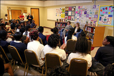  Mrs. Laura Bush and actress Emma Roberts meet with students at Washington Middle School for Girls Tuesday, May 29, 2007, in Washington, D.C.