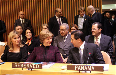 Mrs. Laura Bush speaks with Panama's President Martin Torrijos at the United Nations Thursday, Jan. 31, 2008, during a UN-UNICEF ceremony honoring Panamanian First Lady Mrs. Vivian Fernandez de Torrijos. Mrs. Bush congratulated President Torrijos on Panama taking the position as president of the UN Security Council and highlighted the importance of international action to support freedom in Burma. With them is Jenna Bush, daughter of President George W. Bush and Mrs. Bush.