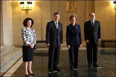 Mrs. Laura Bush poses for photos with Nabi Sensoy, Turkish Ambassador to the United States, his wife Gulgun Sensoy, and Dr. Ben Bernanke, Federal Reserve Chairman Friday January 18, 2007, during a visit to the Contemporary Turkish Painting Exhibit at the Federal Reserve in Washington, D.C.