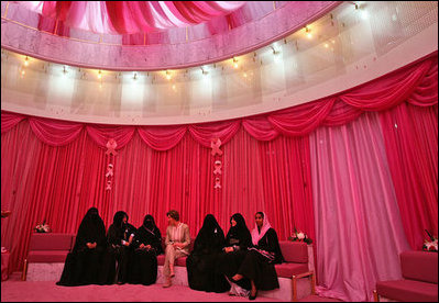 Mrs. Laura Bush talks with women in the Pink Majlis Monday, Oct. 22, 2007, at the Sheikh Khalifa Medical Center in Abu Dhabi, United Arab Emirates. The Majlis is a tradition of open forum for a wide range of topics. The Majlis focuses issues related to breast cancer.