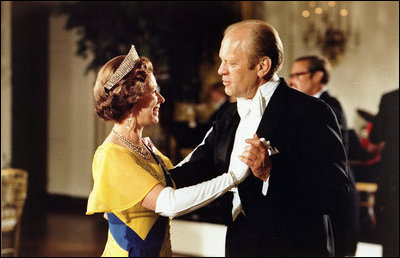 President Gerald R. Ford and England’s Queen Elizabeth II dance during the State Dinner at the White House July 17, 1976, in honor of the Queen and Prince Philip’s visit to Washington, D.C.