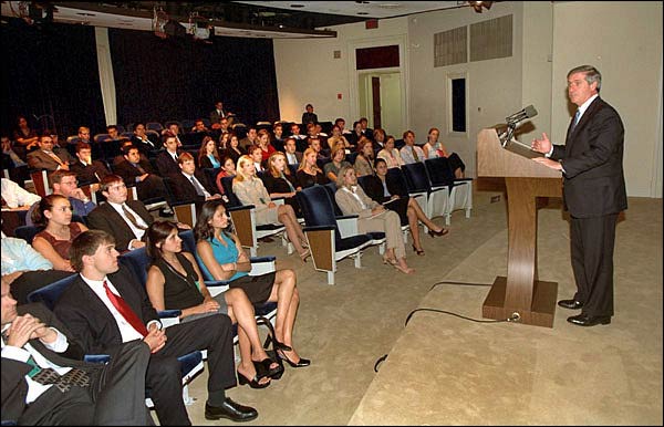 Chief of Staff Andrew Card speaks to the 2001 summer interns.