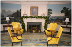 Boxwood Garland adorns the mantle of the Diplomatic Reception Room during the 2005 Holiday season.