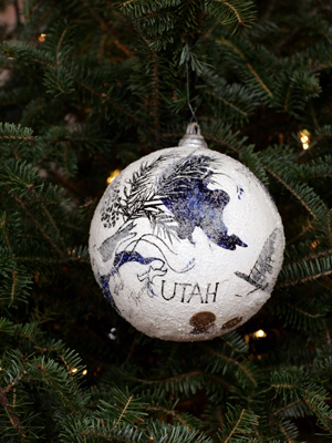Utah Senator Bob Bennett selected artist Donna Kearney to decorate the State's ornament for the 2008 White House Christmas Tree.
