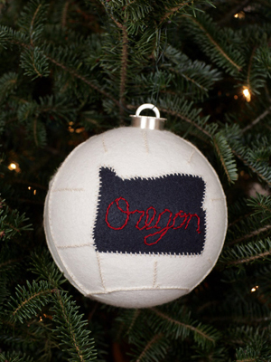 Oregon Congressman David Wu selected artist Kristen Mitsu Shiga to decorate the 1st District's ornament for the 2008 White House Christmas Tree