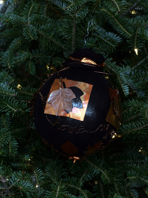 Indiana Congressman Mike Pence selected artist Leila Robinson to decorate the 6th District's ornament for the 2008 White House Christmas Tree