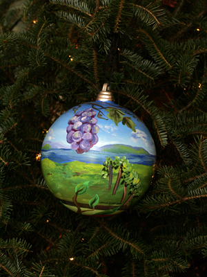 New York Congressman Jim Walsh selected artist Holly Knott to decorate the 25th District's ornament for the 2008 White House Christmas Tree.
