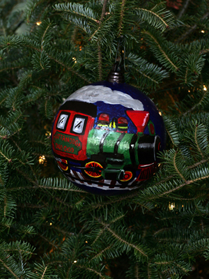 Tennessee Senator Bob Corker selected artist Beth Tipps to decorate the State's ornament for the 2008 White House Christmas Tree.
