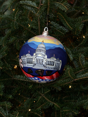 Arkansas Senator Mark Pryor selected artist Pattye Larsen to decorate the State's ornament for the 2008 White House Christmas Tree