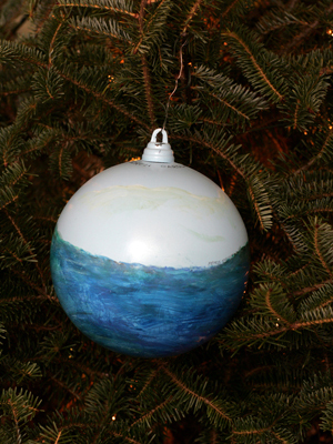 North Carolina Senator Richard Burr selected artist Peter Driscoll to decorate the State's ornament for the 2008 White House Christmas Tree.