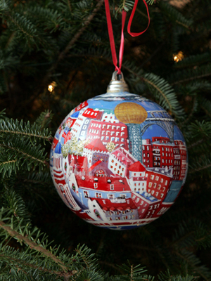 Tennessee Congressman Jimmy Duncan selected artist Soo Cha Griffith to decorate the 2nd District's ornament for the 2008 White House Christmas Tree