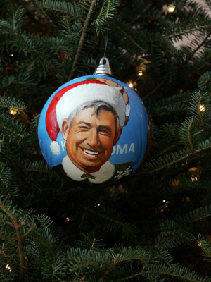 Oklahoma Senator Jim Inhofe selected artist Mike Wimmer to decorate the State's ornament for the 2008 White House Christmas Tree