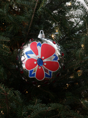 Illinois Congressman Peter Roskam selected artist JoAnn Johnson to decorate the 6th District's ornament for the 2008 White House Christmas Tree.
