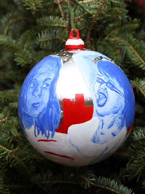 New York Congressman Joe Crowley selected artist Carlene Gonzalez to decorate the 7th District's ornament for the 2008 White House Christmas Tree.