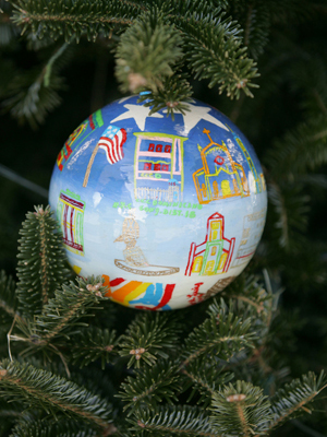 New York Congressman Charlie Rangel selected artist Jose Decena to decorate the 15th District's ornament for the 2008 White House Christmas Tree. 