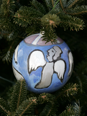 Illinois Congressman Luis Gutierrez selected artist Karen Gagich to decorate the 4th District's ornament for the 2008 White House Christmas Tree.