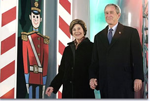 President George W. Bush and Laura Bush arrive at the Pageant of Peace.