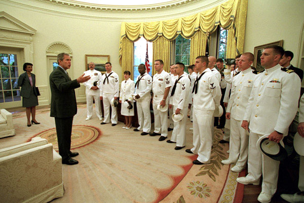 President George W. Bush talks to the crew of the VQ-1 in the Oval Office Friday, May 18. WHITE HOUSE PHOTO BY PAUL MORSE