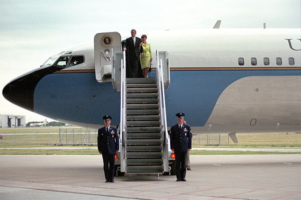 "It will carry no more presidents, but it will carry forever the spirit of American democracy," said President Bush during a retirement ceremony for the jet that flew as Air Force One for more than a million miles on 444 missions. Entered into service during the Nixon administration, the plane flew its final mission, carrying President Bush and First Lady Mrs. Bush to the ceremony at Texas State Technical College in Waco, Texas, Aug. 29. It may not be a show down at high noon, but a few good-natured shots are fired as President bush gives the press pool a tour of his ranch at Crawford, Texas, Aug. 25.
