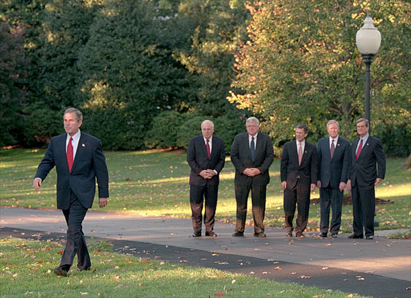 After sharing breakfast withVice President Dick Cheney and Congressional leaders Dennis Hastert, Tom Daschle, Trent Lott and Dick Gephardt, President George Bush leaves for China from the White House South Lawn Oct. 17. White House photo by Tina Hager.