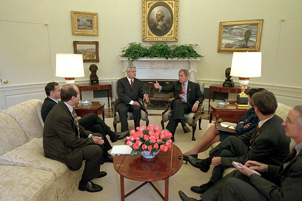 President George W. Bush meets with Romanian Prime Minister Adrian Nastase in the Oval Office Nov. 1. White House photo by Eric Draper.