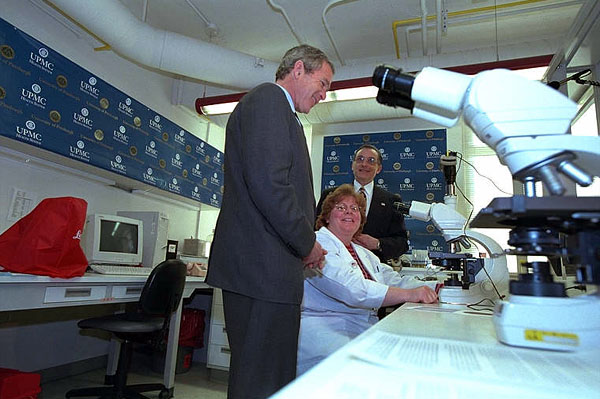 President George W. Bush visits a lab at University of University of Pittsburgh Feb. 5. White House photo by Tina Hager.