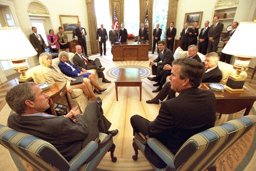 President George W. Bush meets with Florida Governor Jeb Bush to discuss actions that their two administrations are taking to protect Florida's environment in the Oval Office Wednesday, May 29. White House photo by Tina Hager.