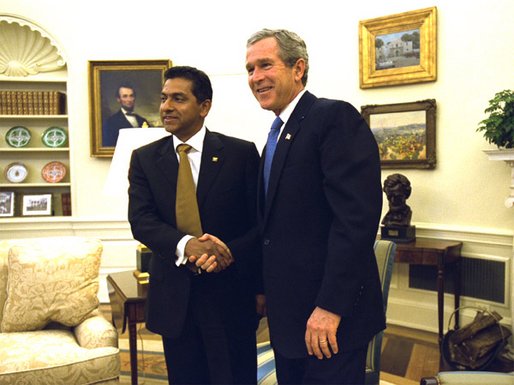 President George W. Bush hosts a visit by President Lucio Borbua Gutierrez of Ecuador to the Oval Office Tuesday, Feb. 11, 2003. White House photo by Tina Hager.