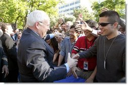 Vice President Dick Cheney shakes hands with NASA staff at the Jet Propulsion Laboratory in Pasadena, Calif., Jan 14, 2004.  White House photo by David Bohrer