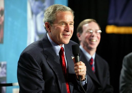President George W. Bush participates in a conversation on the benefits of health care information technology with Dennis Smith of VA Maryland Health Care System at the Department of Veterans Affairs Medical Center in Baltimore, Maryland on April 27, 2004. White House photo by Paul Morse