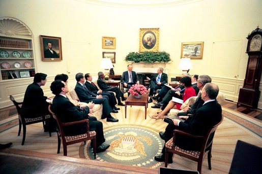 President George W. Bush meets with Prime Minister Goh Chok Tong of Singapore to the Oval Office Wednesday, May 5, 2004. White House photo by Eric Draper