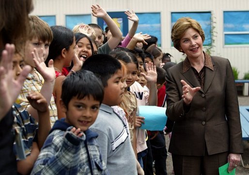 Laura Bush visits the William Walker Elementary School in Beaverton, Ore., Wednesday, May 19, 2004. White House photo by Tina Hager