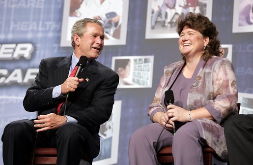 President George W. Bush participates in a conversation on health care information technology with Jennifer Queen at Vanderbilt University in Nashville, Tenn., May 27, 2004. White House photo by Paul Morse
