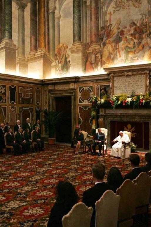 President George W. Bush and Pope John Paul II deliver their statements at the Vatican, Friday, June 4, 2004. White House photo by Tina Hager