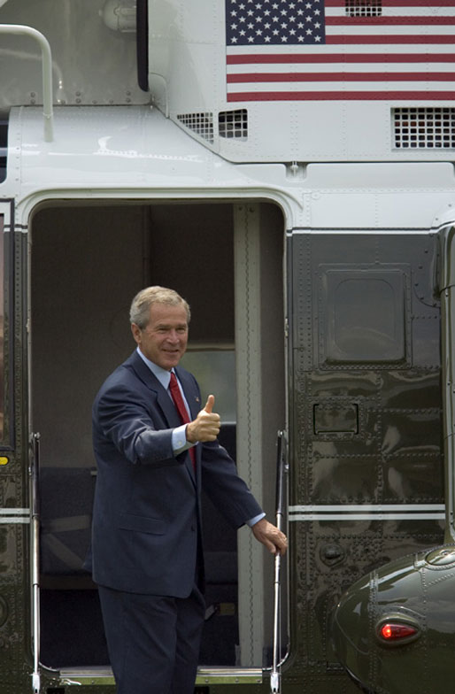 President George W. Bush departs the White House for Pennsylvania and West Virginia on Tuesday August 17, 2004. White House photo by Paul Morse.