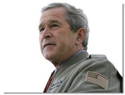 President George W. Bush delivers remarks to military personnel and families at Marine Corps Base Camp Pendleton, Calif., Tuesday, Dec. 7, 2004. White House photo by Eric Draper