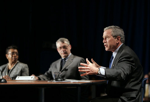 President George W. Bush leads a roundtable discussion about Social Security during a visit to Kirtland, Ohio, April 15, 2005. White House photo by Paul Morse