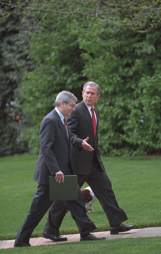 President George W. Bush and Josh Bolten walk up the South Lawn in this April 2001 file photo. Tuesday, March 28, 2006, President Bush named Director Bolten, of the Office of Management and Budget, as Chief of Staff to succeed Andrew Card who will step down in April. White House photo by Eric Draper