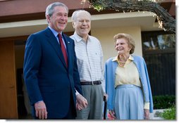 President George W. Bush, Former President Gerald Ford and Betty Ford greet the media at the end of his visit in Rancho Mirage, California, Sunday, April 23, 2006. White House photo by Eric Draper
