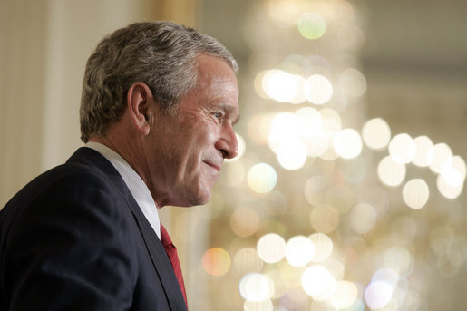 President George W. Bush speaks with guests during the White House celebration of Cinco De Mayo in the East Room Thursday, May 4, 2006. White House photo by Paul Morse