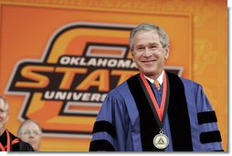 President George W. Bush delivers the commencement address to the class of 2006 of Oklahoma State University in Stillwater, OK on Saturday May 6, 2006. White House photo by Paul Morse