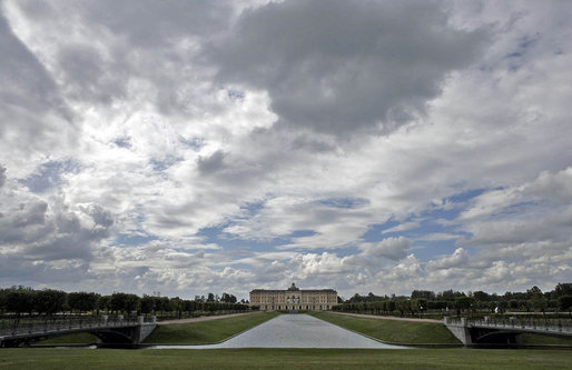 Hosted by Russia, the G8 Summit is held at Konstantinvosky Palace Complex in Strelna from July 15-17, 2006. White House photo by Eric Draper