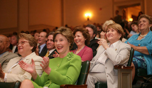 Mrs. Laura Bush applauds the speakers participating in the National Endowment for the Arts ‘Big Read’ event Thursday, July 20, 2006, at the Library of Congress in Washington. The ‘Big Read’ is a new program to encourage the reading of classic literature by young readers and adults. White House photo by Shealah Craighead