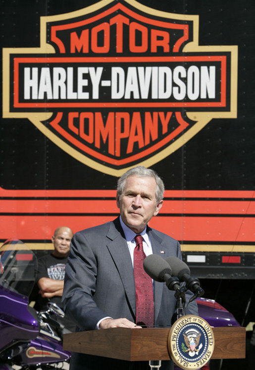 President George W. Bush talks with workers during a tour of the Harley-Davidson Vehicle Operations facility Wednesday, Aug. 16, 2006 in York, Pa., where he participated in a roundtable discussion on the economy. White House photo by Kimberlee Hewitt