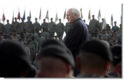 Vice President Dick Cheney stands amidst some 8,500 troops, Wednesday, October 4, 2006, during a rally at Fort Hood, Texas. Fort Hood is the largest active duty armored post in the United States Armed Services and supports two full armored divisions, the 1st Cavalry Division and 4th Infantry Division (Mechanized).  White House photo by David Bohrer